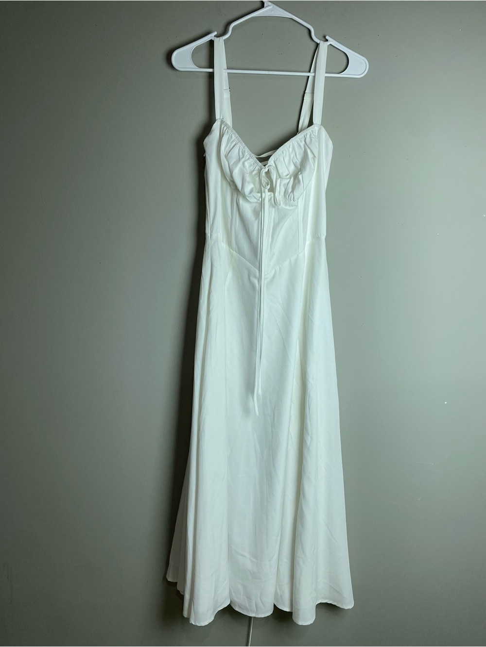 Elegant White Midi Slip Dress with Adjustable Straps